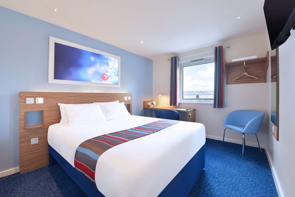 Travelodge Billingshurst Five Oaks Slinfold Room photo